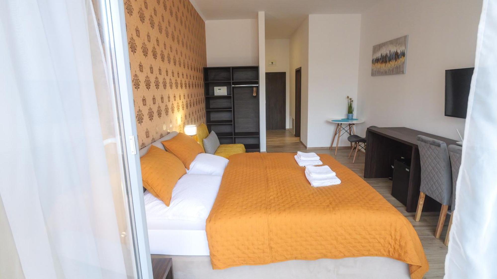Premium City Centre Bedrooms Прешов Экстерьер фото