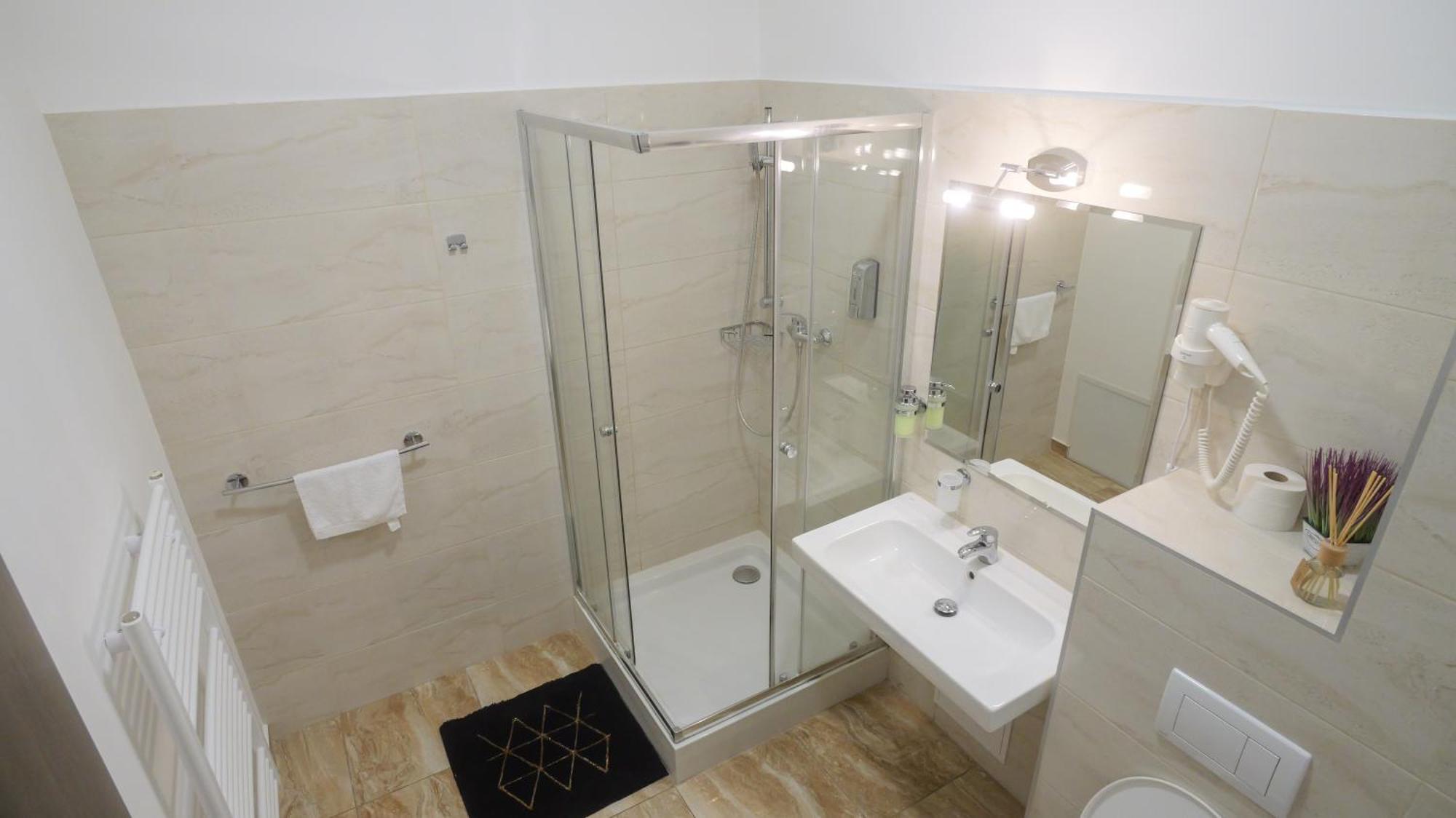 Premium City Centre Bedrooms Прешов Экстерьер фото
