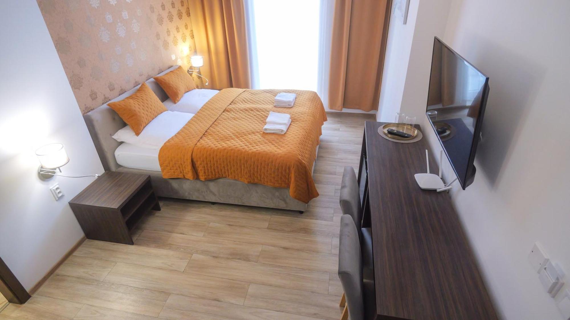 Premium City Centre Bedrooms Прешов Экстерьер фото